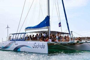 Crociera in catamarano sull'isola di Sal con bevande e snack a volontà