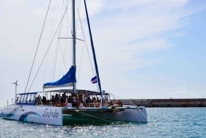 Croisière en catamaran sur l'île de Sal avec boissons et snacks à volonté