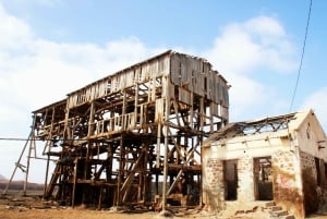サル島：ガイド付き歴史文化ツアー