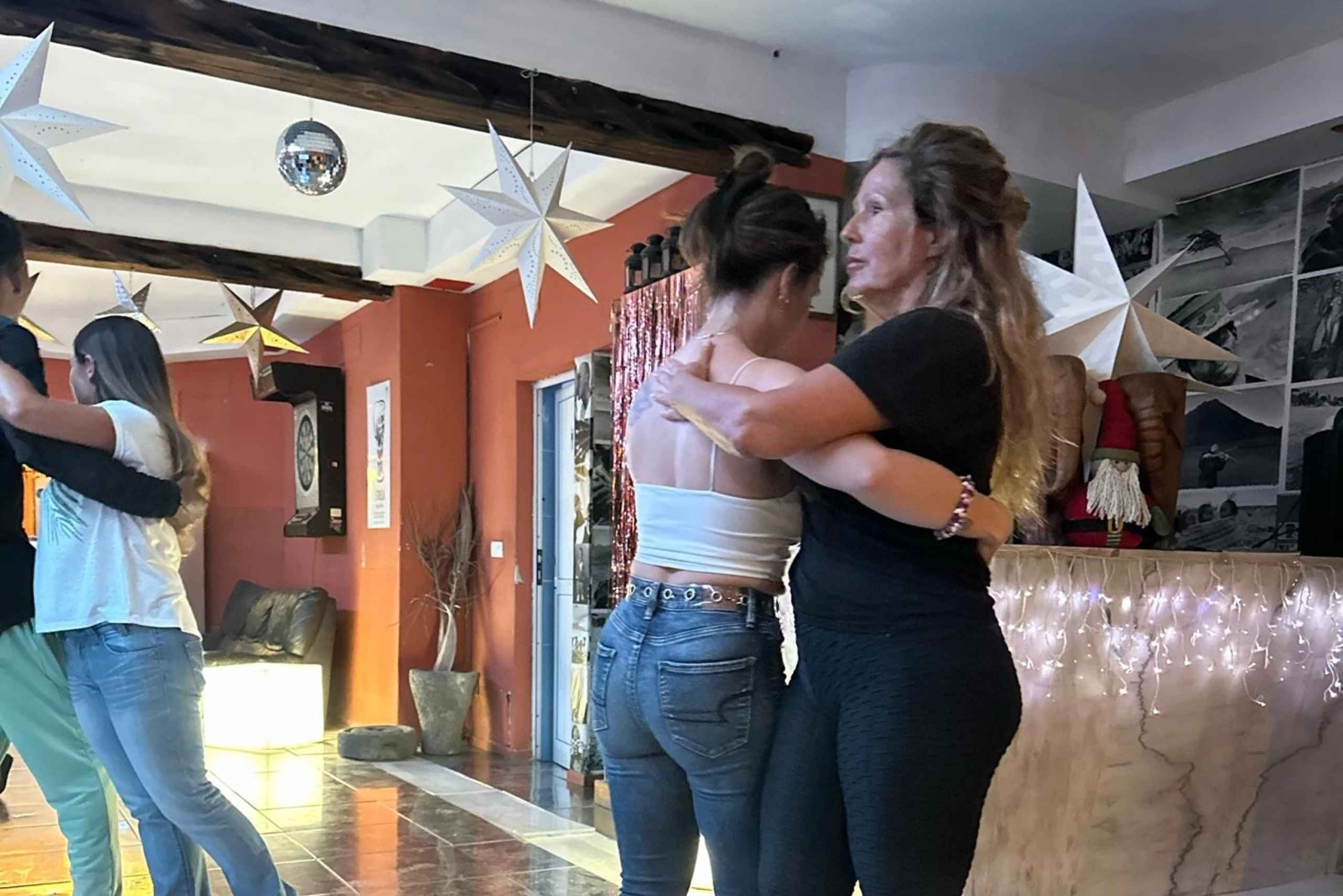 سال: درس كيزومبا خاص - سانتا ماريا، الرأس الأخضر