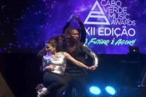 سال: درس كيزومبا خاص - سانتا ماريا، الرأس الأخضر