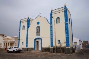 Sal Rei: Shipwreck, Museum, Fátima Chapel, Market, Old Pier