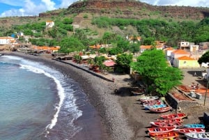 Santiago: Calabaceira Valley Trek & Visit to Cidade Velha