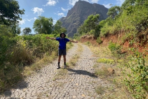 سانتياغو: من الشاطئ، نزهة عند الفجر في بورغيرا-بيكوس مع وجبة خفيفة