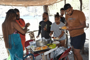 Остров Сантьяго: морская прогулка в Агуас-Белас