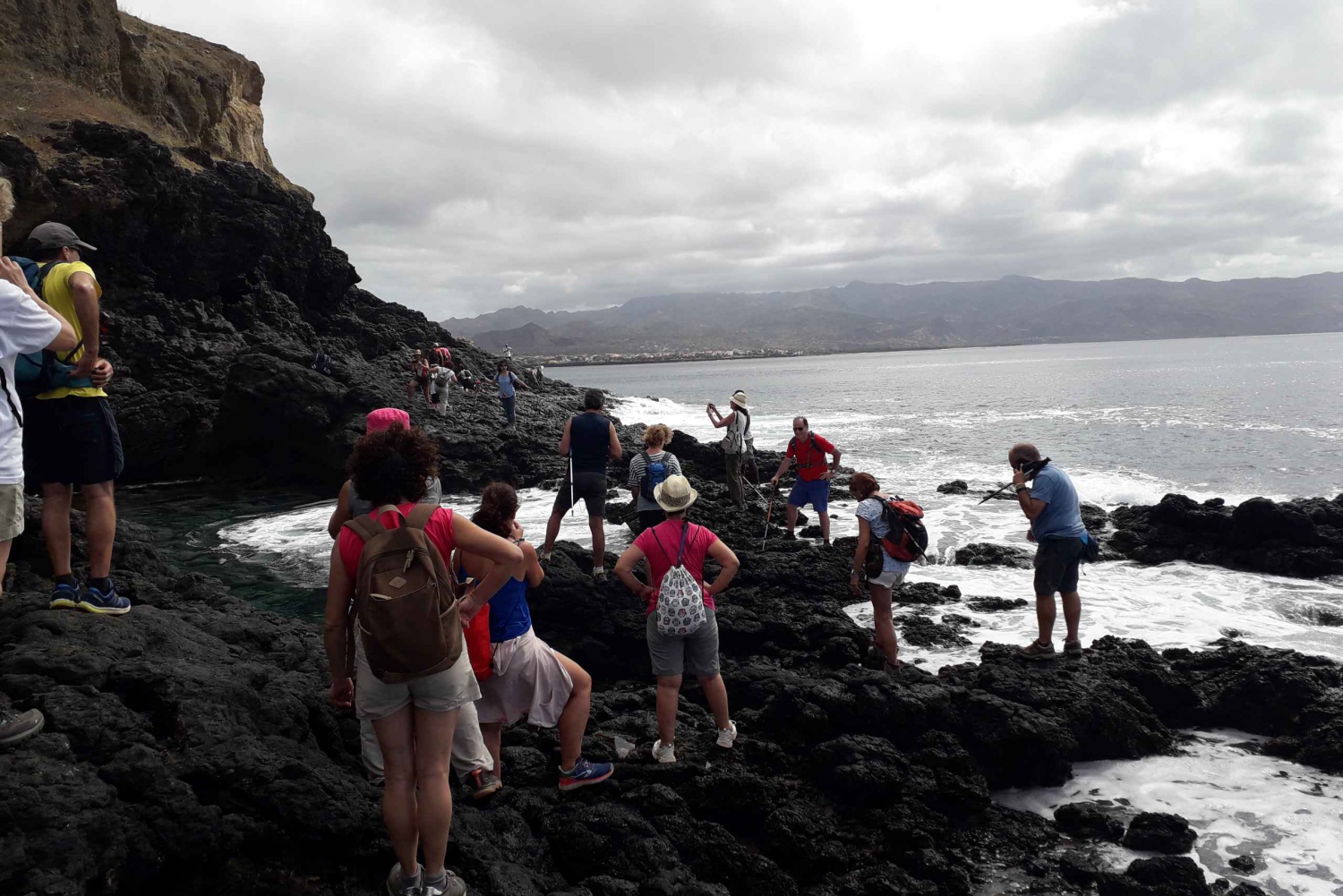Santiago Island: Full-Day Sightseeing Experience