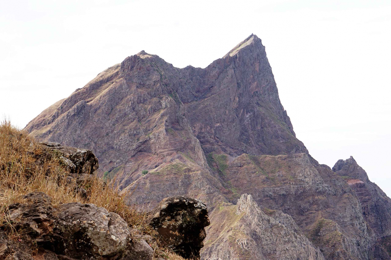 Santiago Island: Monte Txota to Pico D’Antónia Trek