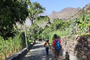 Santo Antão: 2-Day Guided Hiking Tour