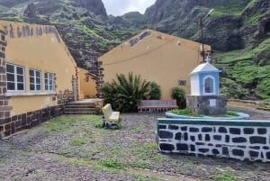 Santo Antao :Guided Ponta do Sol and Fontainhas Walking Tour