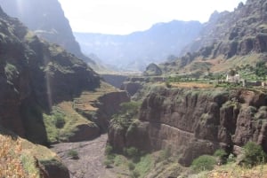 Santo Antao :Visita guiada a pie por Ponta do Sol y Fontainhas