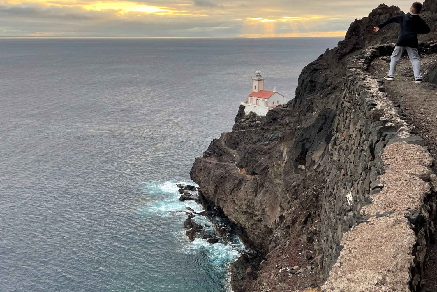 Zonsondergangwandeling naar de vuurtoren, Dona Amélia