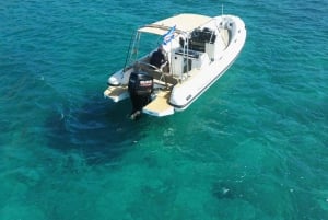 Tarrafal: passeio de barco com bebidas e mergulho com snorkel