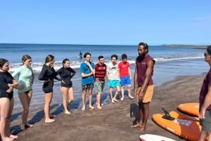 Tarrafal: Learn to Surf With Local Surfers