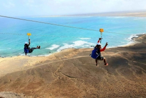 Fra Santa Maria: Ziplining på Sal Island med drinker