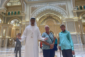 Abu Dhabi City Private Tour with Local Guide & Pickup