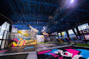 Абу-Даби: входной билет в парк BOUNCE в Marina Mall