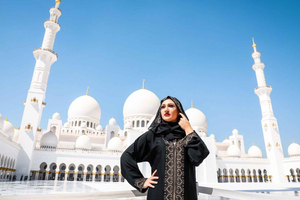 From Dubai: Abu Dhabi Grand Mosque Visit & Theme Park Option