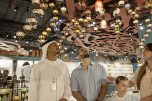 Experiência de Iftar na Grande Mesquita de Zayed com um guia dos Emirados