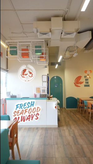 Off The Hook Seafood Restaurant - Airport Road
