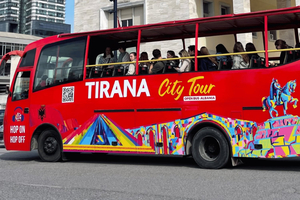 24 timers billett - Byrundtur i Tirana - åpen buss