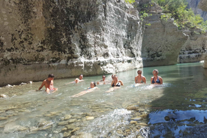 Berat: Osum Canyon og Bogove-fossen