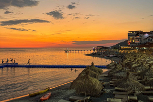 Durrës: Evening Walking Tour with Roman Amphitheatre Visit