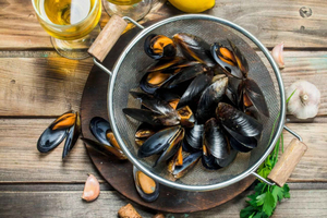 From Ksamil: Butrint Lake Mussel Tour & Lunch Experience