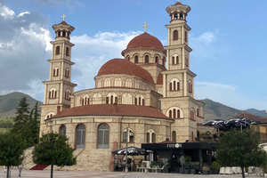 De Tirana/Durres : Korca, Voskopoja, Pogradec, Lin Day Tour