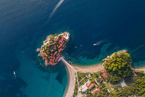 From Tirana, Durrës or Shkodër: Montenegro Coast Day Trip