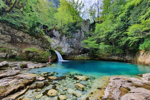 De Tirana/Durres/Shkoder: Excursão a Theth e Blue Eye (grupo pequeno)