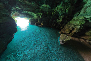 Da Tirana e Valona: baia di Dafina, Grotta Blu e Grotta di Haxhi Ali