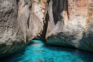 Schnellboot-Tour zur Grama-Bucht und zur Blauen Grotte
