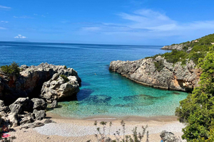 Himara: tour in barca completo alla Grotta Blu e alla Baia di Grama