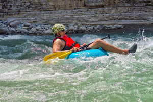 Tubing sul fiume Osum: avventura e pranzo