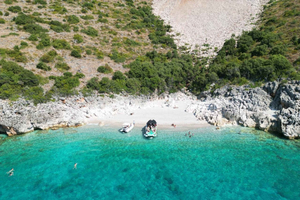 Crucero de fiesta desde Himara a la Cueva del Pirata