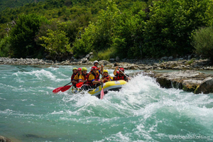 Përmet: Rafting på Vjosa-elven fra Permet eller Berat