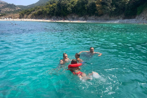 Saranda: Aqua Prestige Boat Tour with Swimming and Drinks
