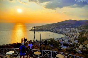 Saranda: Solnedgangstur til Blue Eye og Lekuresi-slottet