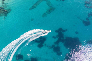 Saranda: Boat tour to 7 destinations including free umbrella
