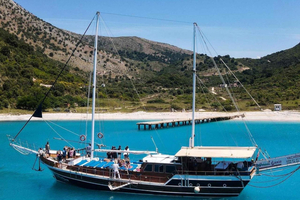 Saranda: Discover Secret Bays with Prince Ennio Yacht Tour