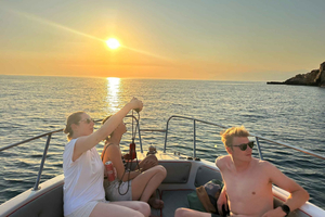Sarande : excursion en hors-bord au coucher du soleil avec musique et boisson