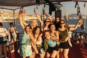 Sarande: Sunset Boat Party & Afterparty, Unlimited drinks