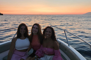 Sarandë: Sunset boat tour with local wine