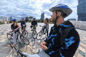 Tirana Bike Tour: 2-Hour Guided City Experience