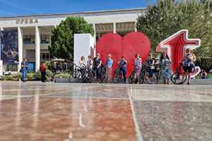 Tirana: Guided Bike Tour of the City