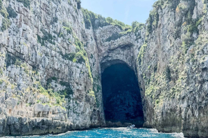 Vlora: Haxhi Ali Cave and Karaburun Peninsula Speedboat Tour