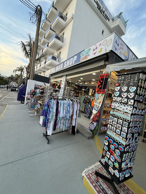 Del Mar shop
