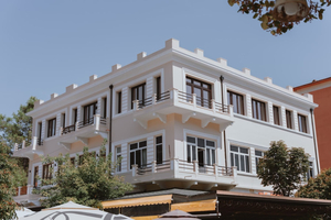Dyrmo Hotel, Berat
