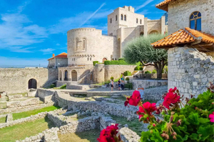 From Tirana: Kruja Castle, Old Bazaar & Sari Salltik View