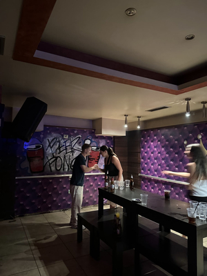 Happy’s Bar